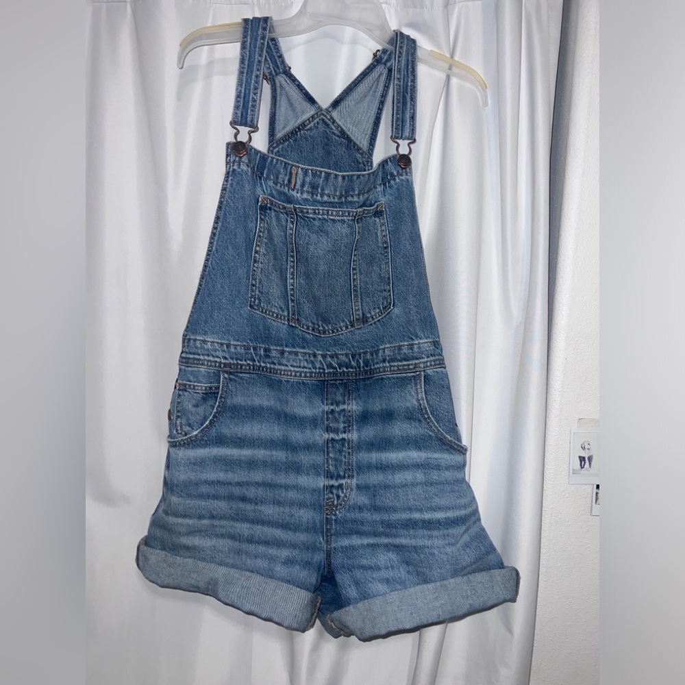 Overall shorts